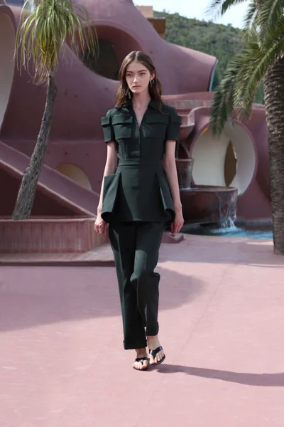 Look 39